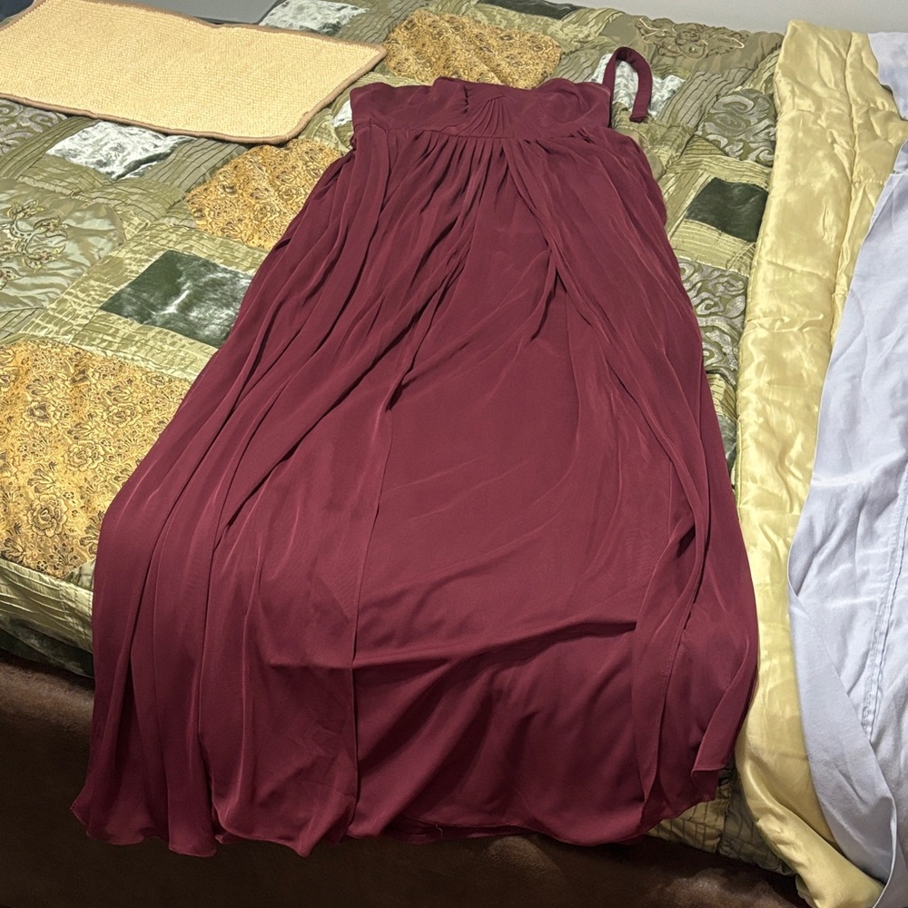 David Bridal size 6 Burgundy Bridesmaid Dress- Elegant Flowing Design